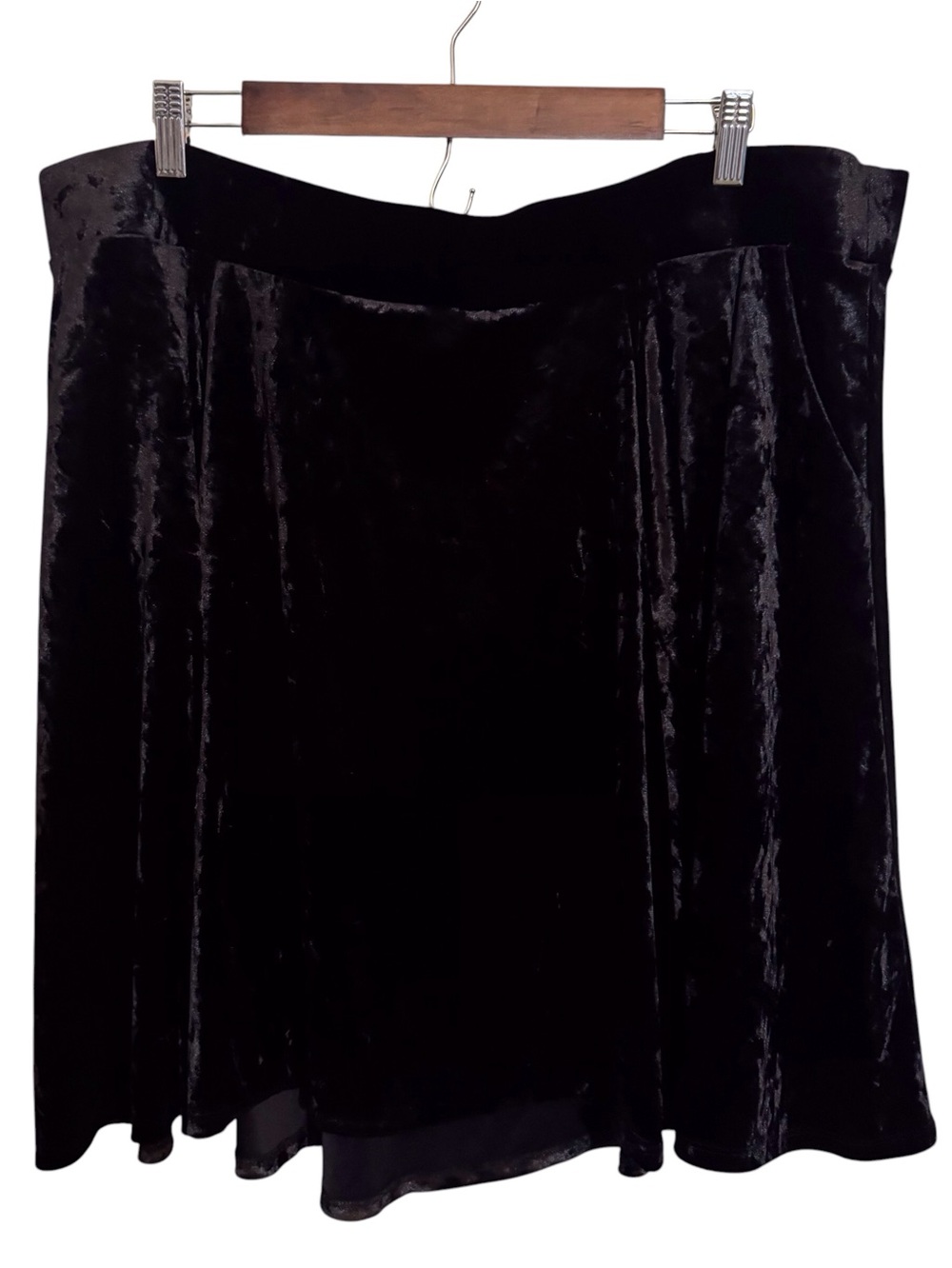 Torrid Size 3X Black Velvet Skate Skirt Gothic Rave Witchy Mini Stretch Pockets